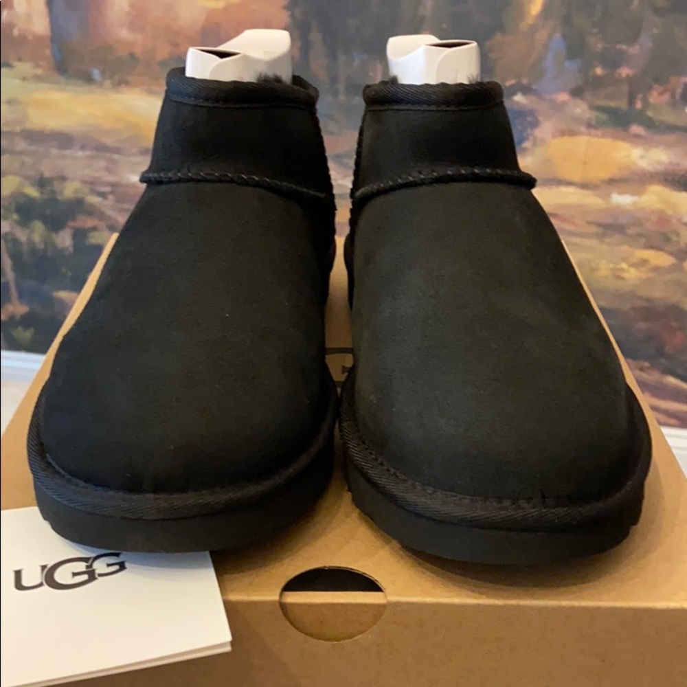 BNWT UGG Ultra Mini Classic Boot